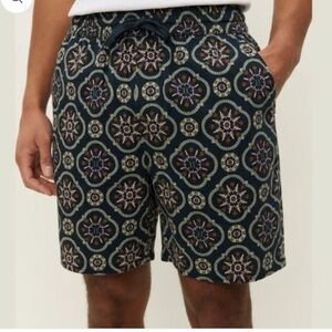 Les Deux 7” Otto AOP Tapestry Shorts Men’s Size Medium New Dark Navy